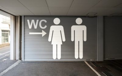 ¿Hasta qué edad puedo entrar con mi hijo a un baño público de mujeres?